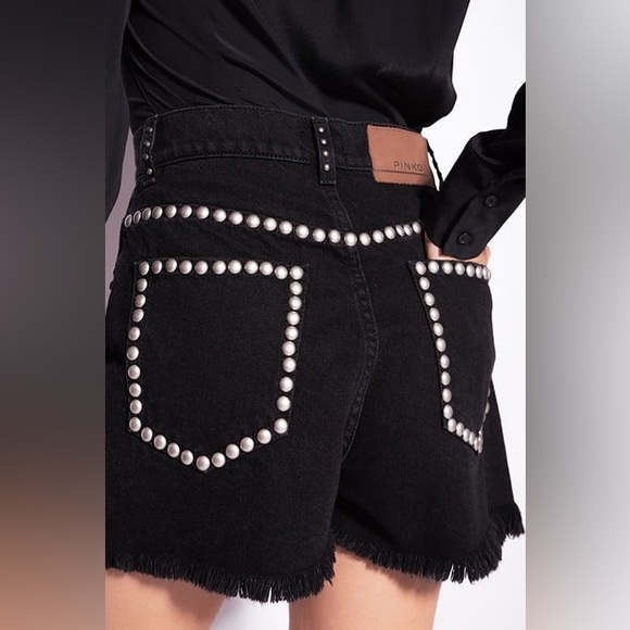 Pinko Pants - Pinko studded Gina shorts black sz 27
